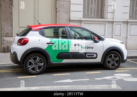 Bordeaux , Aquitaine France - 05 02 2023 : Bolt Drive logo e testo del marchio a basso costo sicuro e conveniente soluzione di car-sharing Foto Stock