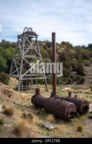 Vecchia caldaia a Golden Progress Mine, Otureshua, Central Otago, South Island, Nuova Zelanda Foto Stock