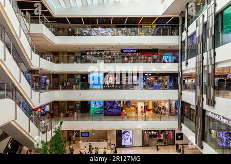 Centro commerciale interno Saigon Centre, ho Chi Minh City, Vietnam Foto Stock