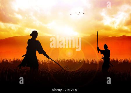 Due Samurai in duello posizione di fronte a vicenda sul paesaggio drammatico Foto Stock