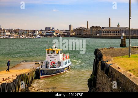 Il traghetto di Cremyll 'Edgcumbe Belle' trasporta passeggeri da Plymouth (Devon) a Mount Edgcumbe (Cornwall) visto qui a Cremyll Quay, Cornwall, Inghilterra, Regno Unito Foto Stock