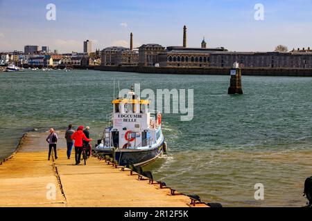 Il traghetto di Cremyll 'Edgcumbe Belle' trasporta passeggeri da Plymouth (Devon) a Mount Edgcumbe (Cornwall) visto qui a Cremyll Quay, Cornwall, Inghilterra, Regno Unito Foto Stock