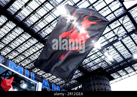 Milano, Italia. 10th maggio, 2023. I sostenitori dell'AC Milan sono visti durante la semifinale della UEFA Champions League tra l'AC Milan e il FC Internazionale allo Stadio Giuseppe Meazza il 10 maggio 2023 a Milano. Credit: Marco Canoniero/Alamy Live News Foto Stock