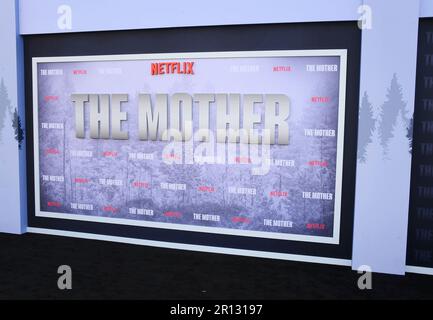 Los Angeles, California, Stati Uniti. 10th maggio, 2023. Atmosfera alla prima di Los Angeles del "The Mother" di Netflix al Westwood Regency Village Theater il 10 maggio 2023 a Los Angeles, California. Credit: Jeffrey Mayer/JTM Photos/Media Punch/Alamy Live News Foto Stock