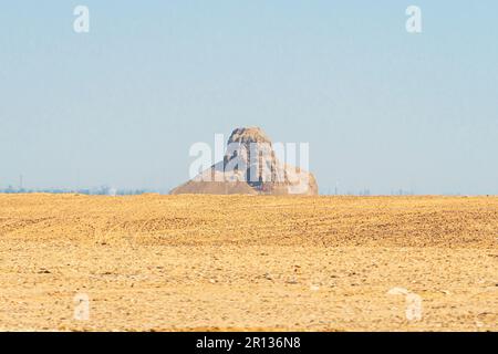 La Piramide nera fu costruita dal re Amenemhat III durante il regno di mezzo dell'Egitto 2055-1650 AC. E' una delle cinque piramidi dell'origine rimaste Foto Stock