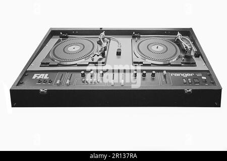 FAL,DJ,Console disco,FAL Ranger,Twin Decks,Discoteca,Mobile disco,Archivio,circa 1980s,Foto di BaxWalker Foto Stock