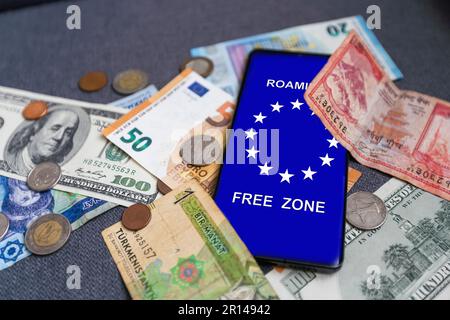 Il Roaming libero della zona euro. I messaggi di testo, chiamate e utilizzare Internet senza addebiti per il roaming all'interno della zona euro. Concetto foto. Foto Stock