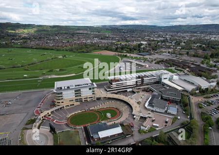 Vista posteriore aerea del drone dell'ippodromo di Cheltenham Foto Stock