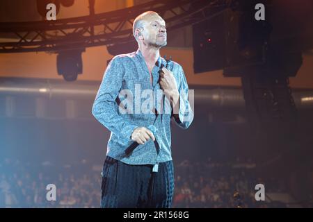 Mantova, Italia. 11th maggio, 2023. Grana Padano Arena, Mantova, Italia, 11 maggio 2023, Biagio Antonacci durante Biagio Antonacci - Palco Centrale Tour - cantante italiana Concerto musicale Credit: Live Media Publishing Group/Alamy Live News Foto Stock