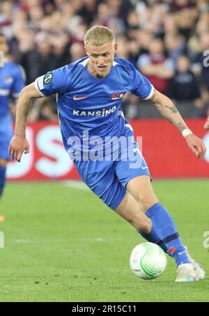 Jens Odgaard di AZ Alkmaar durante l'Europa Conference League semi Final 1st tappa tra West Ham United e AZ Alkmaar al London Stadium di Stratford giovedì 11th maggio 2023. (Foto: Michael driver | NOTIZIE MI) Credit: NOTIZIE MI & Sport /Alamy Live News Foto Stock