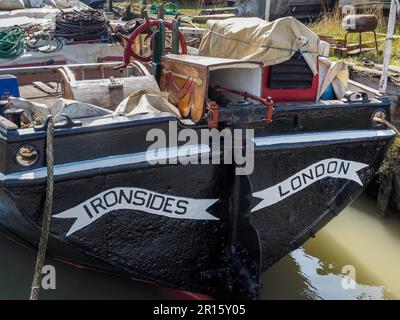 FAVERSHAM KENT/UK - marzo 29 : Ironsides ormeggiata in un torrente off Swale in Faversham Kent, 29 marzo 2014 Foto Stock