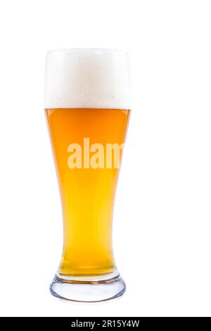 Un fresco bicchiere di bavarese tradizionale birra di frumento (Weissbier) Foto Stock