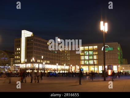 Galeria Kaufhof, Alexanderplatz, Mitte, Berlino, Germania Foto Stock