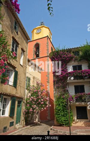 Città vecchia di Saint Tropez, Var, Costa Azzurra, Provenza-Alpi-Costa Azzurra, Francia Foto Stock