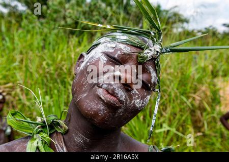 Guerriero pigmero, Kisangani, Congo Foto Stock