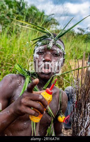 Guerriero pigmero, Kisangani, Congo Foto Stock