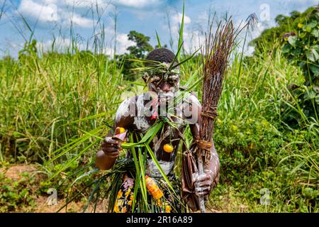 Guerriero pigmero, Kisangani, Congo Foto Stock