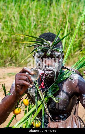 Guerriero pigmero, Kisangani, Congo Foto Stock