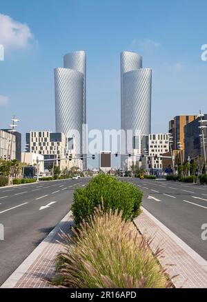 Lusail Boulevard con le Lusail Plaza Towers, Doha, Qatar Foto Stock