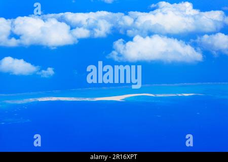 Hatenohama Beach sotto le nuvole, vista aerea Foto Stock