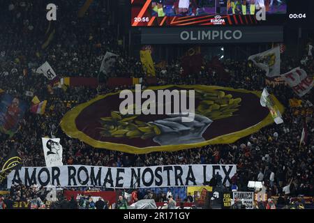 Roma, Lazio. 11th maggio, 2023. Tifosi di Roma durante il calcio Europa League Roma / Bayer Leverkusen il 11st maggio 2023 allo stadio olimpico di Roma. AllShotLive/Sipa USA Credit: Sipa USA/Alamy Live News Foto Stock