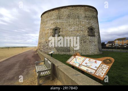 Il martello Tower e, Clacton-on-Sea, Essex, Inghilterra, Regno Unito Foto Stock