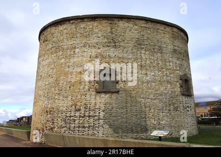 Il martello Tower e, Clacton-on-Sea, Essex, Inghilterra, Regno Unito Foto Stock