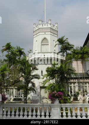 Thailandia, Ayuthaya (ex capitale reale 1350-1767): Uno degli edifici in stile occidentale nei Giardini del Palazzo di Bang Pa-in. Foto Stock