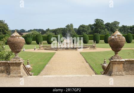 Inghilterra, Somerset, Montacute House (National Trust), ex casa della famiglia Phelips: La fontana nel giardino nord. Foto Stock