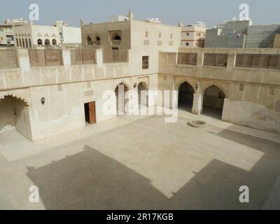 Bahrain, Muharraq: Beit Sheikh Isa bin Ali, una tradizionale casa di alta classe costruita intorno al 1800, e recentemente ristrutturato e aperto al pubblico. Mare Foto Stock