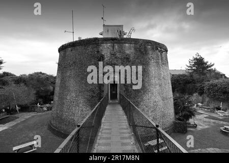 Il martello Tower F, Marine parata Clacton-on-Sea, Essex, Inghilterra, UK Foto Stock