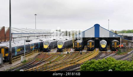 I treni del sud-est nei sidings alla stazione ferroviaria di Ramsgate in Kent, mentre i membri del sindacato dei conducenti Aslef hanno organizzato una passeggiata fuori durante la loro lunga disputa sulla retribuzione. Data immagine: Venerdì 12 maggio 2023. Foto Stock