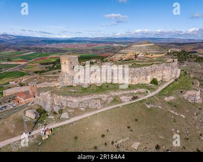 Homenaje torre del Castello Atienza, fortezza medievale del XII secolo (percorso di Cid e Don Chisciotte) provincia di Guadalajara, Castilla-la Mancha, Sp Foto Stock