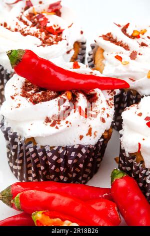 cupcake al peperoncino bianco con peperoncino intero Foto Stock