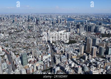 Stazione di Gotanda ripresa aerea dalla zona sud-occidentale di Shinagawa, Skytree Foto Stock