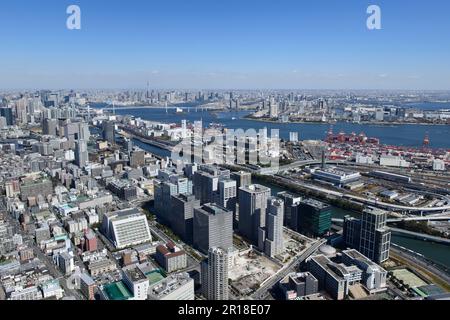 Stazione balneare di Shinagawa ripresa aerea dalla vista da sud-ovest di Odaiba, Skytree Foto Stock