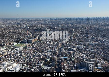 Stazione di Motohasunuma ripresa aerea dal lato nord-ovest verso Ikebukuro, sottocentrale, torre dell'albero del cielo Foto Stock