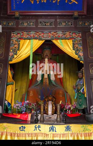 Santuario con figure di divinità / divinità al Tempio della Città Dio di Pingyao è un tempio taoista situato nella Contea di Pingyao, provincia di Shanxi, Cina. (125) Foto Stock