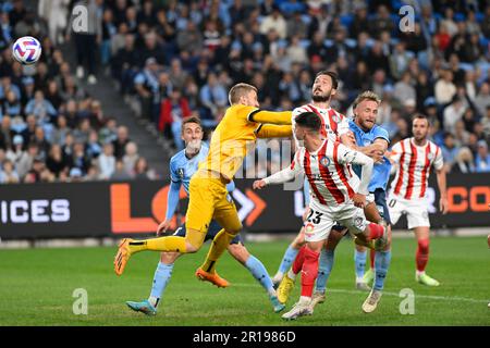 12th maggio 2023; Allianz Stadium, Sydney, NSW, Australia: A-League Football, Finals Series, Sydney FC contro Melbourne City; Mathew Leckie di Melbourne City testa la palla dall'angolo per segnare nel 18th minuto per renderlo 1-0 Foto Stock