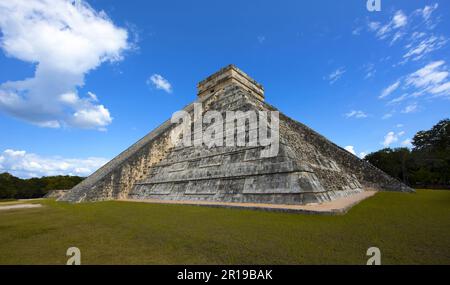 El Castillo conosciuto anche come il Tempio di Kukulcan, Messico Foto Stock