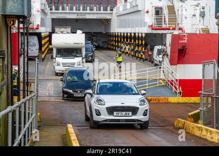 Ardrossan, Regno Unito. 12th maggio, 2023. REGNO UNITO. Dopo diverse settimane di ritardi a causa di problemi di manutenzione, la MV Alfred è entrata oggi nel servizio CALMAC con i suoi primi velieri sulla West Coast Arran Route. Il catamarano, noleggiato da Pentland Ferries, dovrebbe viaggiare tra Ardrossan e Brodick due volte al giorno e può essere utilizzato per altri incroci, tra cui Loch Maddy e Ullapool. Credit: Findlay/Alamy Live News Foto Stock