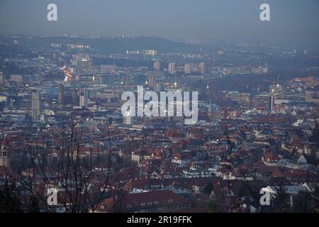 Vista della città di Stoccarda da un punto panoramico della città Foto Stock