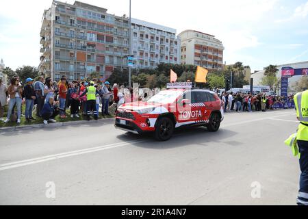 Pescara Italia, 05 07 2023 arrivo del giro d’Italia 2023 a Pescara: Remco Evenepoel vince la prima tappa e indossa la maglia rosa. Foto Stock