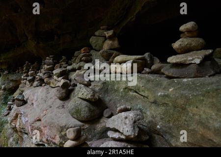 La regione di Mullerthal in Lussemburgo è conosciuta anche come piccola Svizzera ed è un luogo ideale per escursioni a piedi e arrampicate Foto Stock