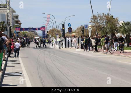 Pescara Italia, 05 07 2023 arrivo del giro d’Italia 2023 a Pescara: Remco Evenepoel vince la prima tappa e indossa la maglia rosa. Foto Stock