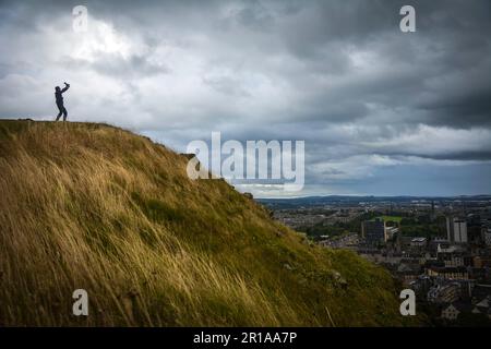 Divertimento Ricreazione del Re Leone scena famosa in Arthur's Seat - Edimburgo Foto Stock