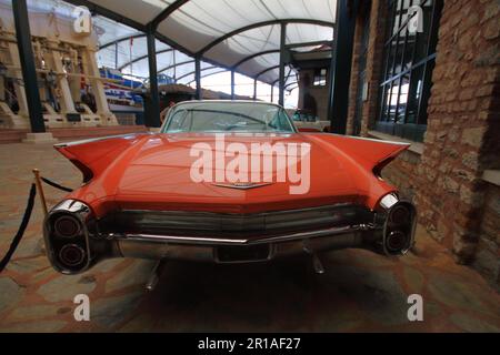 ISTANBUL, TURCHIA - 08 SETTEMBRE 2012: Auto classiche nel Museo industriale Rahmi M. Koc. Il museo di Koc ha una delle più grandi collezioni di auto in T Foto Stock