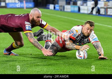 Huddersfield, Inghilterra - 12th maggio 2023 - Josh Charnley di Leigh Leopardi segna una prova. Rugby League Betfred Super League Round 12, Huddersfield Giants vs Leigh Leopards al John Smith's Stadium, Huddersfield, Regno Unito Credit: Dean Williams/Alamy Live News Foto Stock