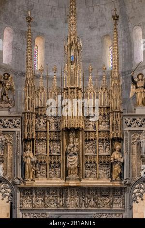 Pala principale della Basilica Metropolitana e Primate Cattedrale di Santa Tecla nella città di Tarragona, Catalogna, Spagna, Europa Foto Stock