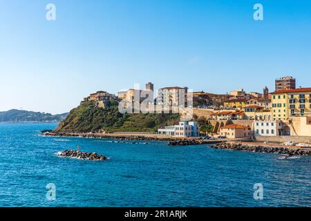 La Cittadella di Piombino, vista da piazza Bovio, centro di Piombino, provincia di Livorno, Toscana, Italia Foto Stock